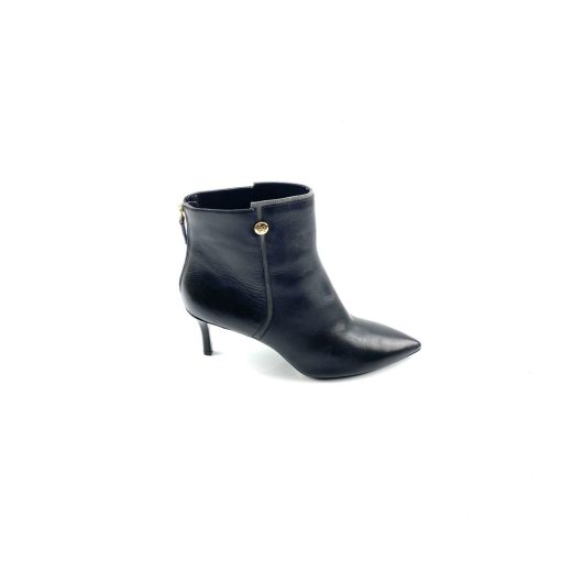 NINE WEST