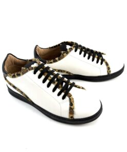 Alternative view of TWIN SET