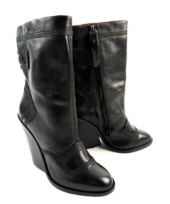 Alternative view of DIESEL FLAMINGO