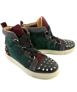 Alternative view of LOLA CRUZ