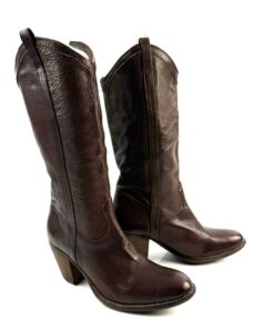 Alternative view of FRYE