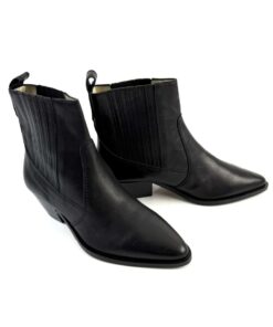 Alternative view of ROYAL REPUBLIQ