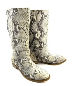 Alternative view of HAND MADE