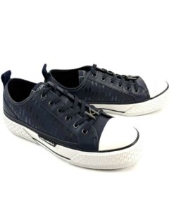 Alternative view of KARL LAGERFIELD