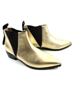 Alternative view of UNITED NUDE