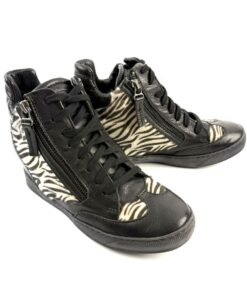 Alternative view of VICTOR LELLI