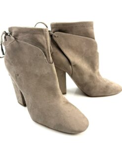 Alternative view of KENDALL + KYLIE