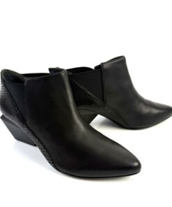 Alternative view of UNITED NUDE