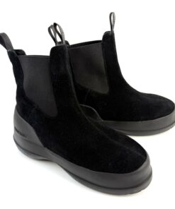 Alternative view of MOON BOOT