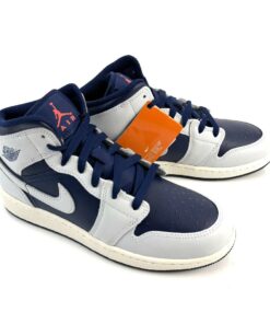 Alternative view of NIKE AIR JORDAN 1 MID