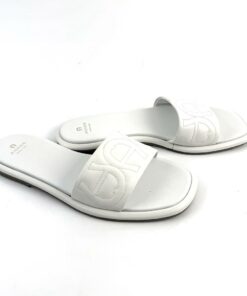 Alternative view of AIGNER