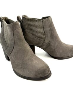 Alternative view of UGG