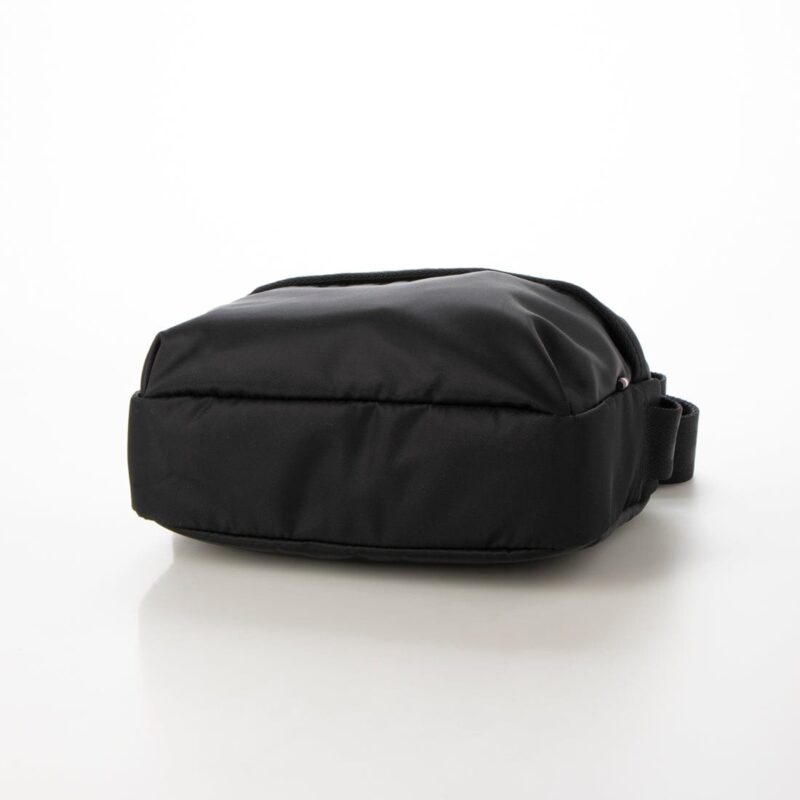 TOMMY HILFIGER SKYLINE CAMERA BAG - Image 5