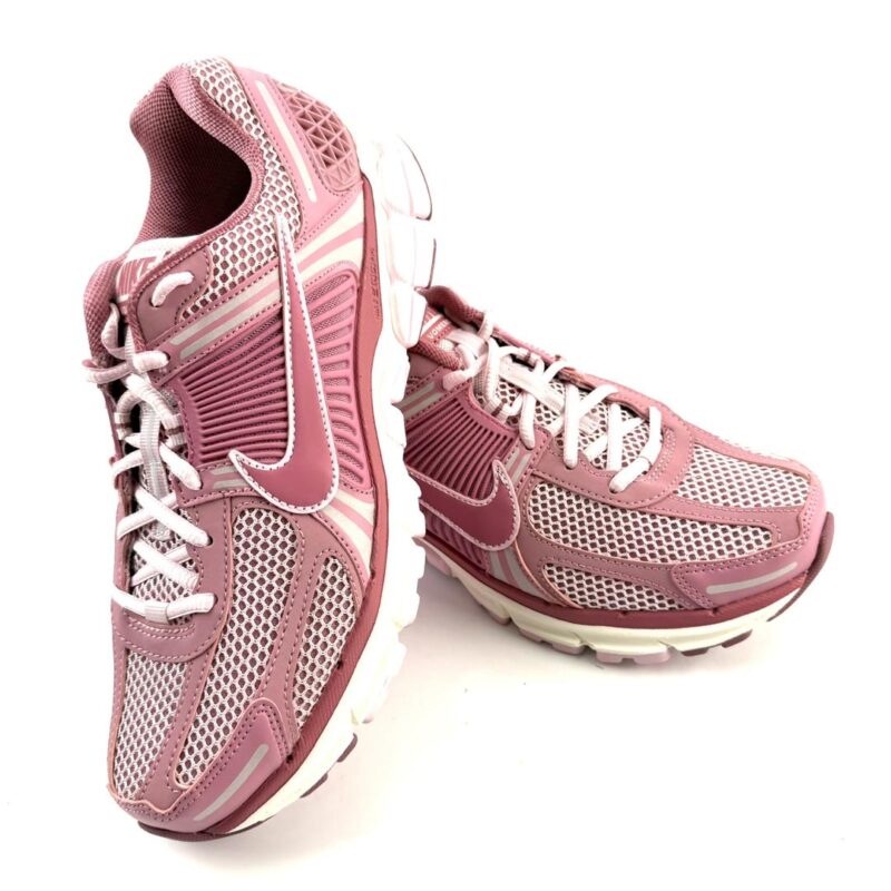 NIKE ZOOM