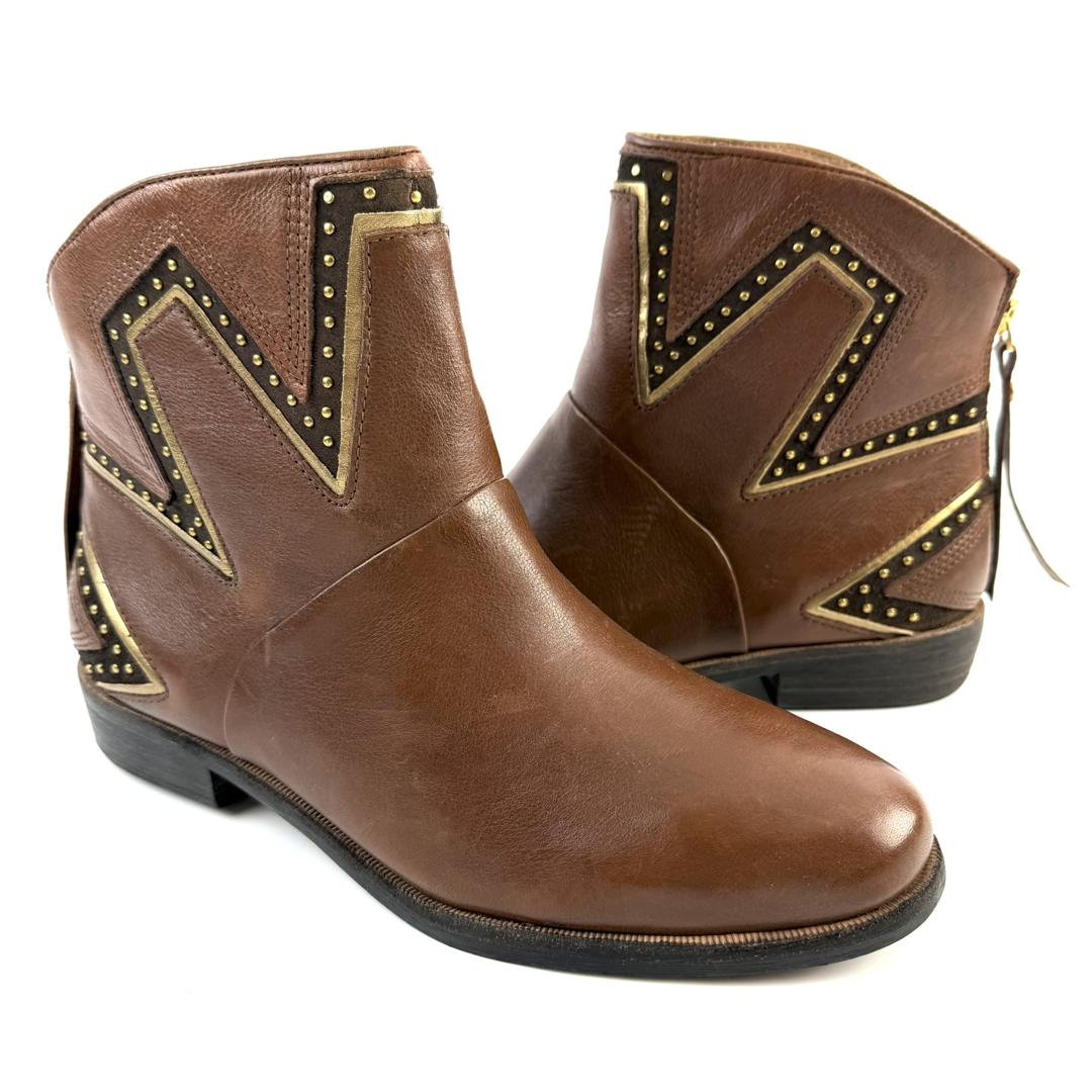 UGG Australia Lars Sunburst Studs 40