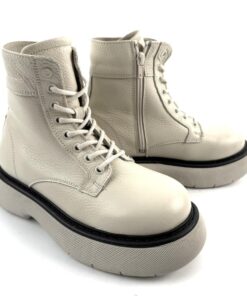 Alternative view of STEVE MADDEN