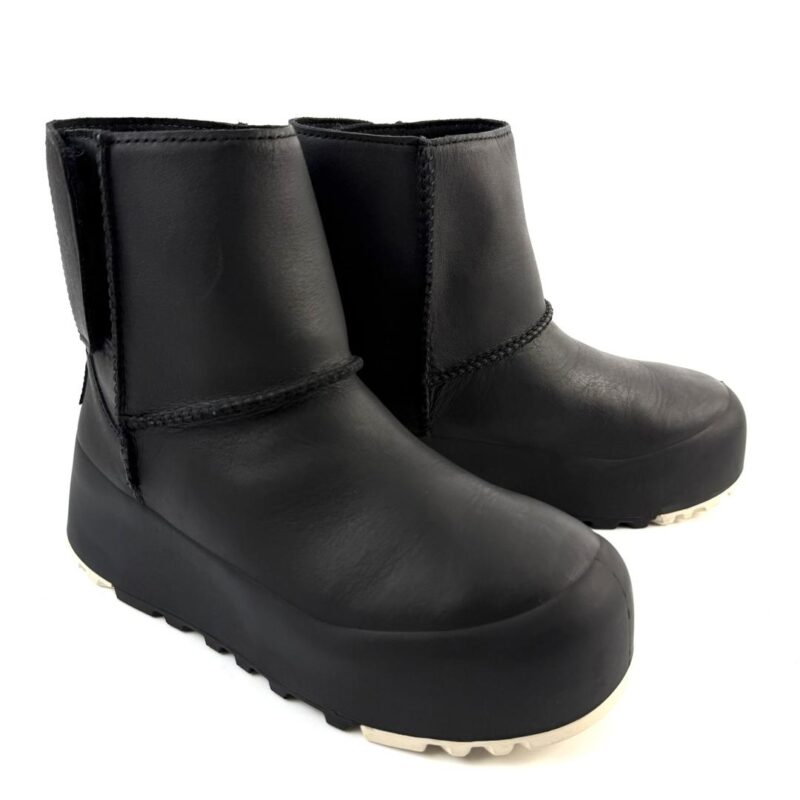 UGG CLASSIC STREETSCAPE - Image 2