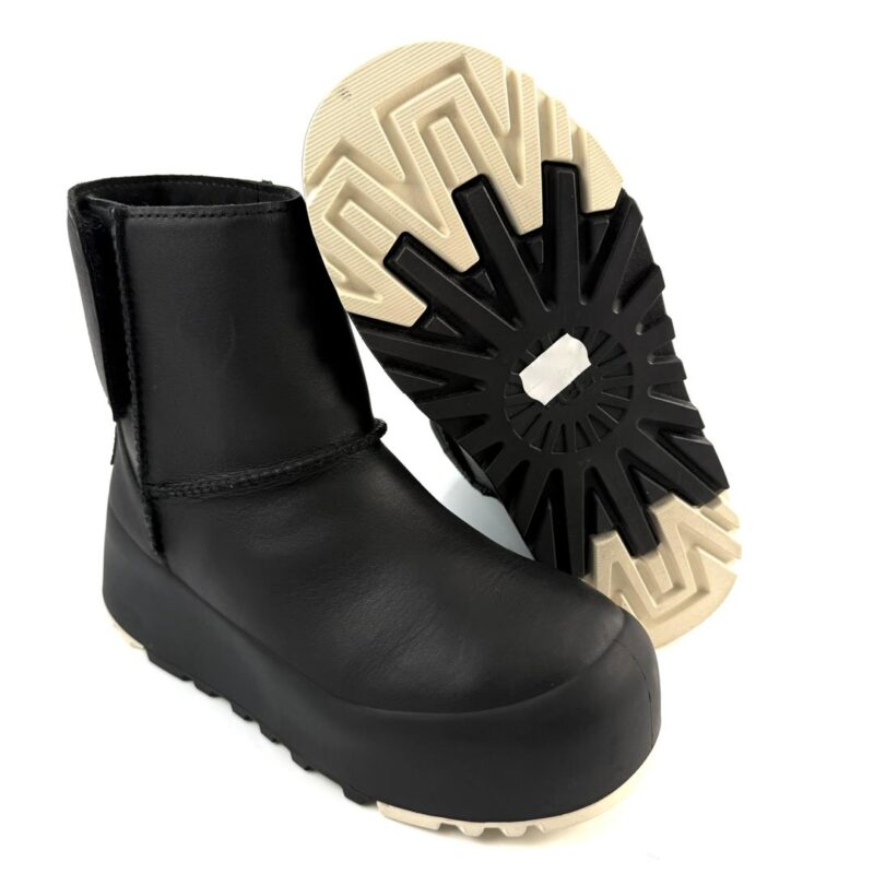 UGG CLASSIC STREETSCAPE - Image 3