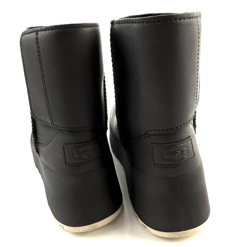 UGG CLASSIC STREETSCAPE - Image 5